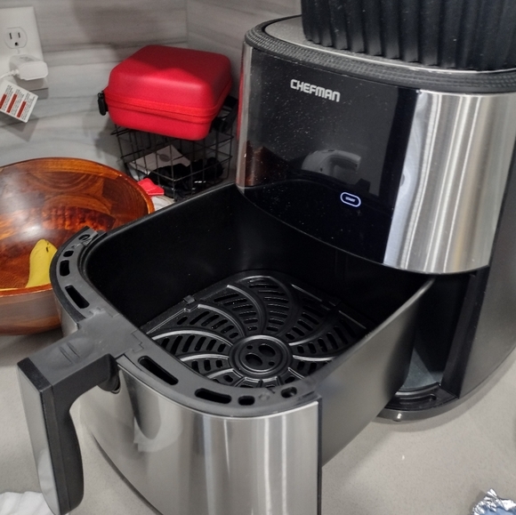 Chefman Air fryer, barely used, 3 months old, like new condition - Picture 4 of 8